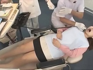 日本EP-02牙科诊所中的无形男子，患者抚摸和性交，表演02 of 02