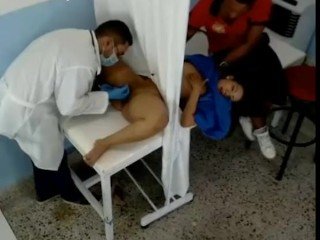 Infiel Whisk broom EL DOCTOR QUE DEBE LAMAR EL Cono PARA LA MEDICACIÓN