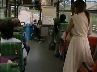 تسوكاموتو في ركاب الحافلة شابهها